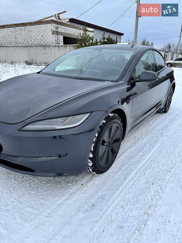 Седан Tesla Model 3 2024 в Костополе