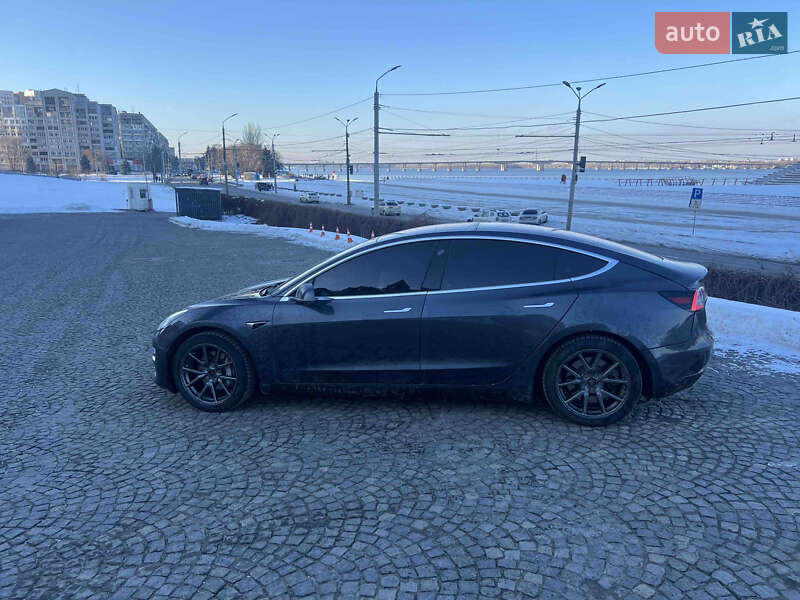 Седан Tesla Model 3 2018 в Днепре