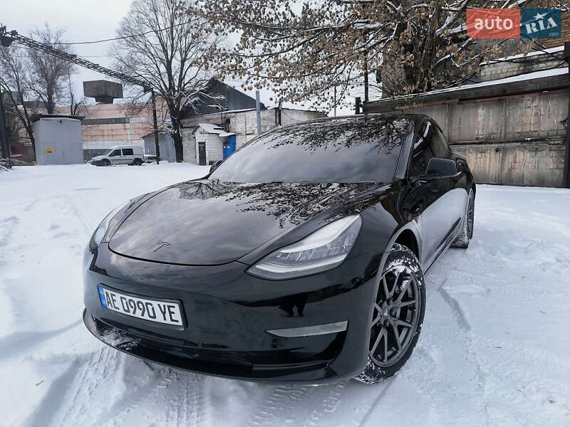 Седан Tesla Model 3 2018 в Днепре