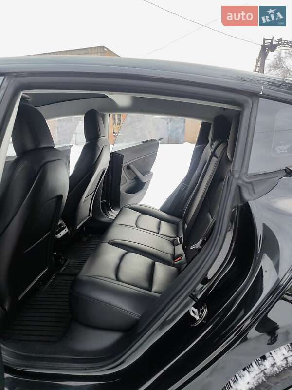 Седан Tesla Model 3 2018 в Днепре