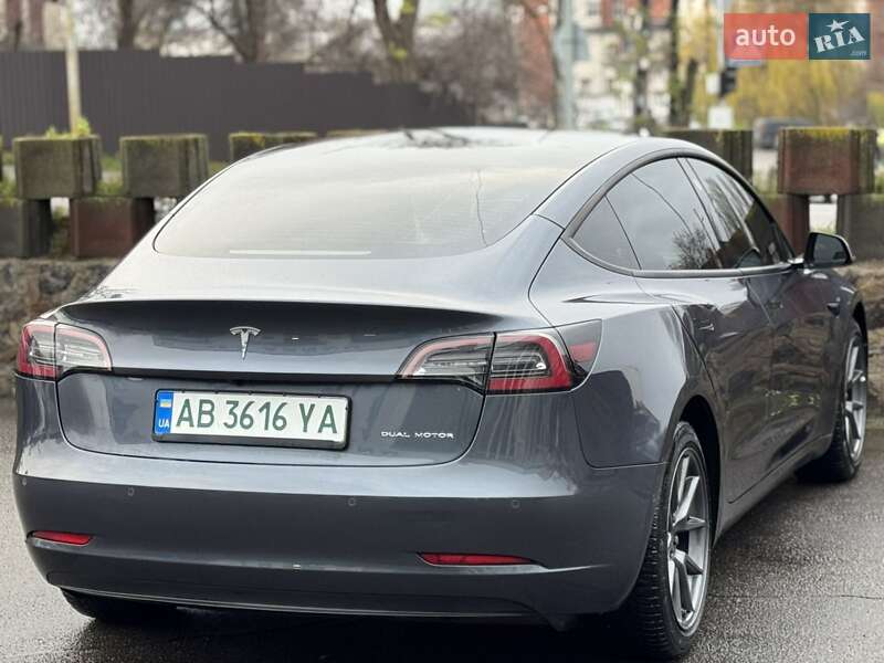 Седан Tesla Model 3 2022 в Виннице