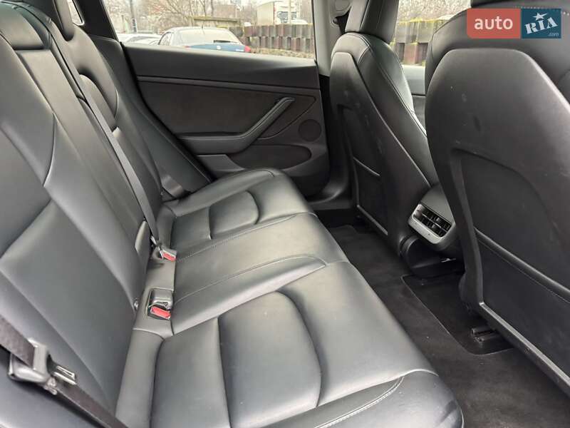 Седан Tesla Model 3 2022 в Виннице