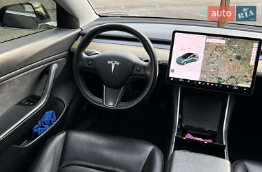 Седан Tesla Model 3 2020 в Ужгороде
