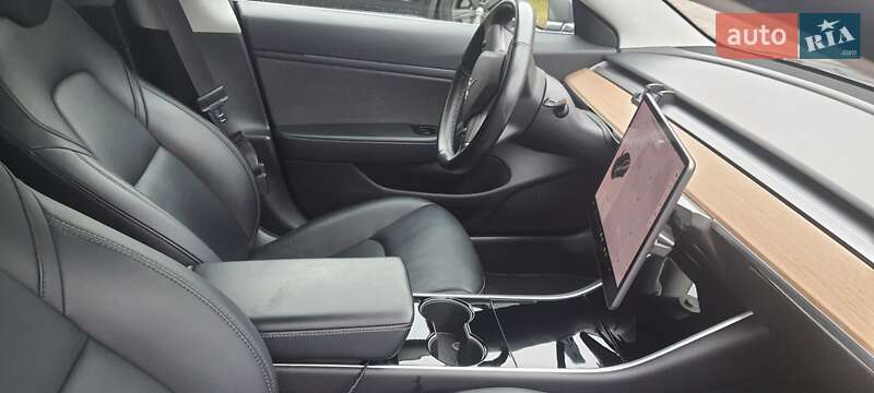 Седан Tesla Model 3 2019 в Львові фото 30 Седан Tesla Model 3 2019 в Львові