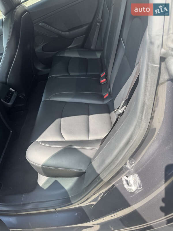 Седан Tesla Model 3 2022 в Кривом Роге