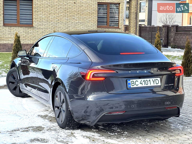Седан Tesla Model 3 2024 в Стрые
