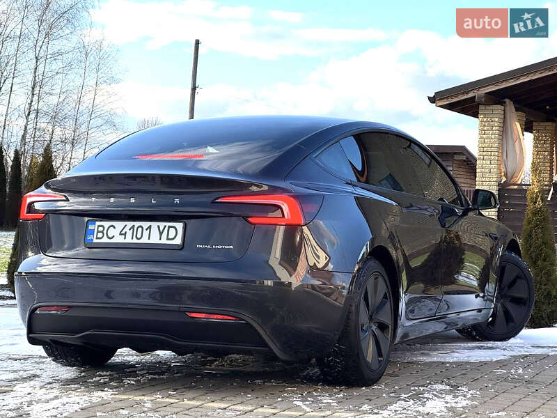Седан Tesla Model 3 2024 в Стрые