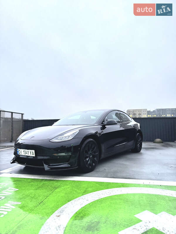 Седан Tesla Model 3 2018 в Ірпені
