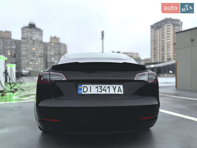 Седан Tesla Model 3 2018 в Ірпені