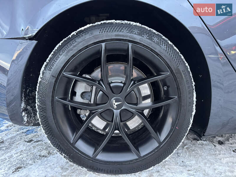 Седан Tesla Model 3 2021 в Луцке