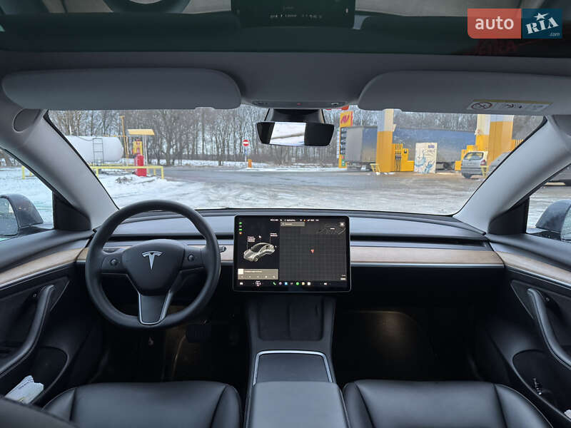 Седан Tesla Model 3 2021 в Луцке