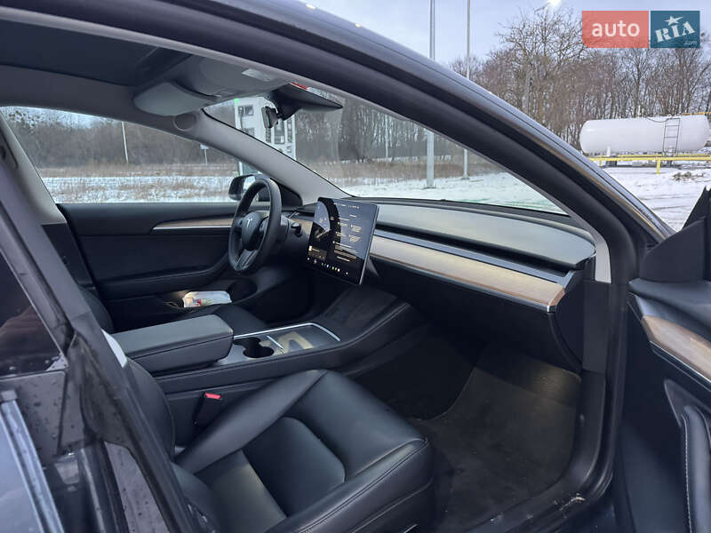 Седан Tesla Model 3 2021 в Луцке
