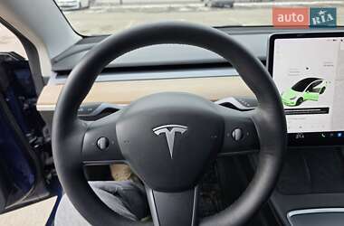 Седан Tesla Model 3 2021 в Чернівцях
