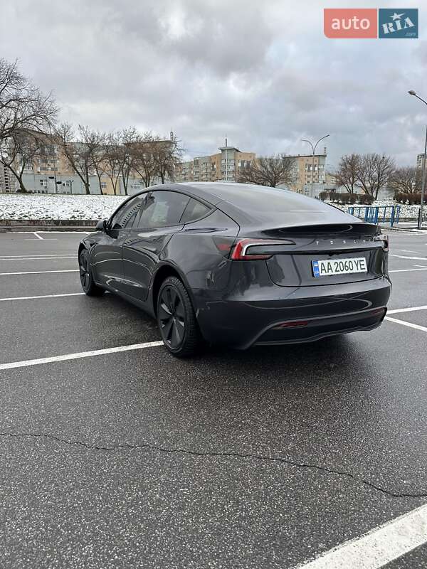 Седан Tesla Model 3 2025 в Киеве