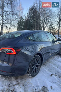 Седан Tesla Model 3 2023 в Львове