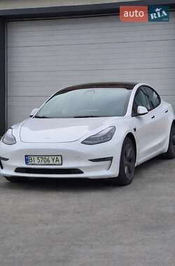 Седан Tesla Model 3 2022 в Кременчуге