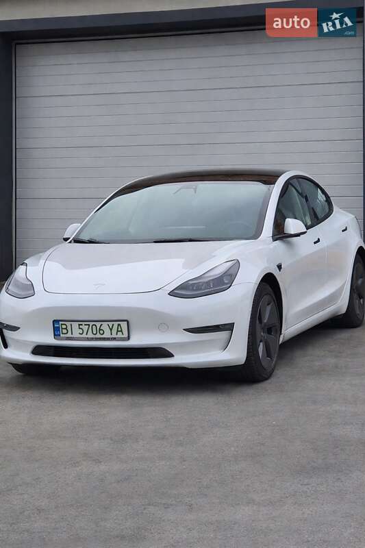 Tesla Model 3 2022