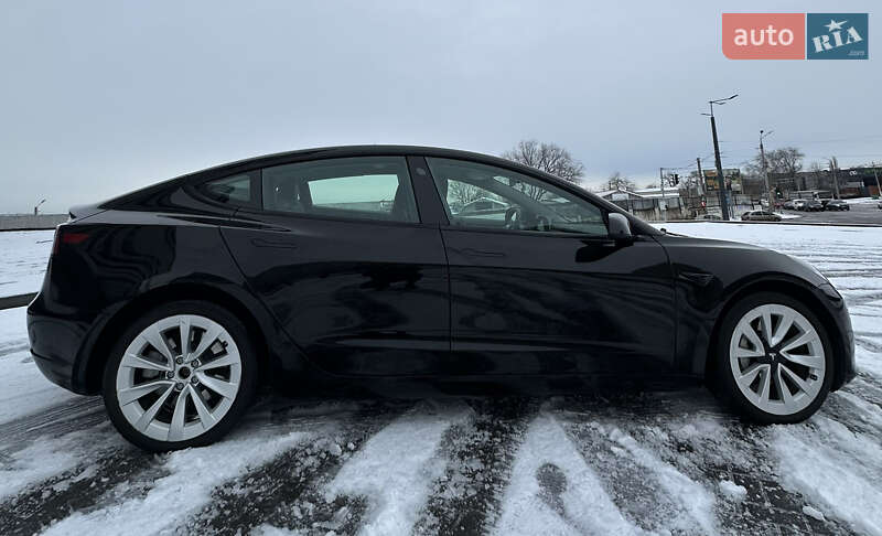 Седан Tesla Model 3 2022 в Днепре