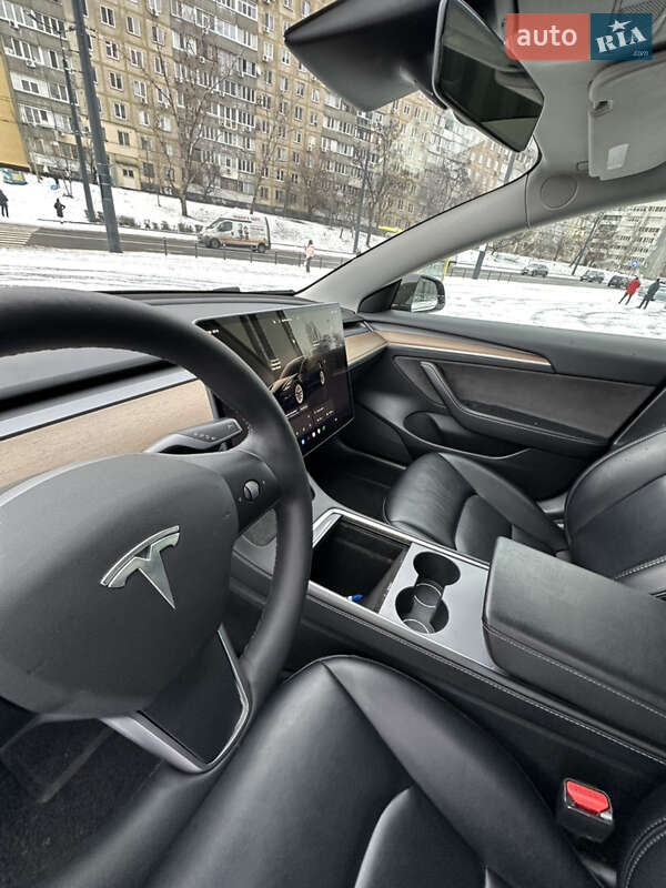 Седан Tesla Model 3 2022 в Днепре