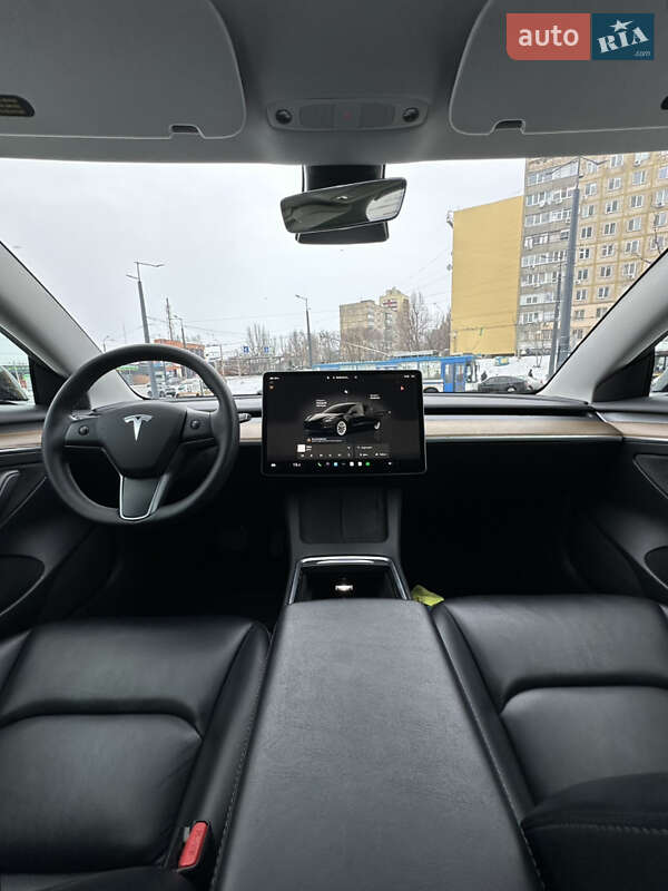 Седан Tesla Model 3 2022 в Днепре