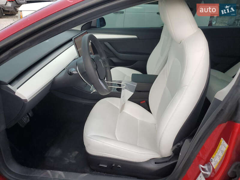 Седан Tesla Model 3 2023 в Вінниці