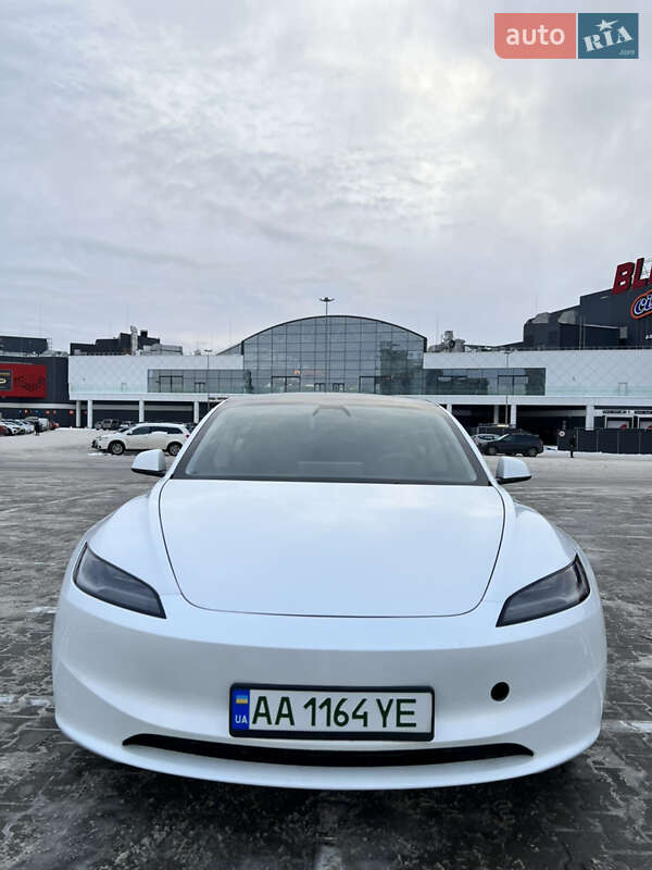 Седан Tesla Model 3 2025 в Києві