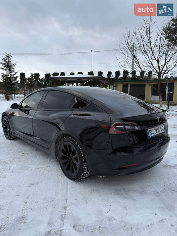 Седан Tesla Model 3 2022 в Львові
