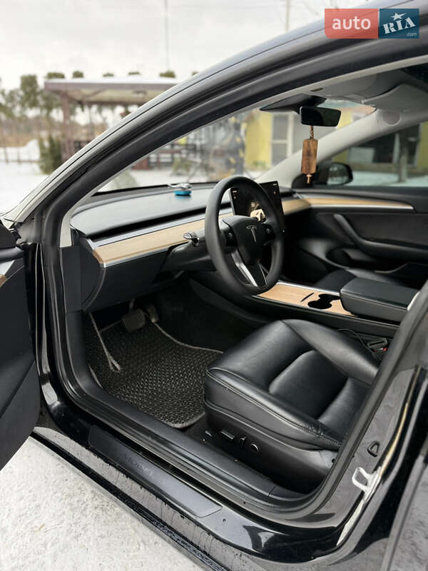 Седан Tesla Model 3 2022 в Львові