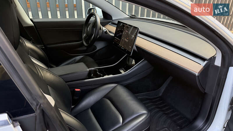 Седан Tesla Model 3 2020 в Івано-Франківську фото 4 Седан Tesla Model 3 2020 в Івано-Франківську