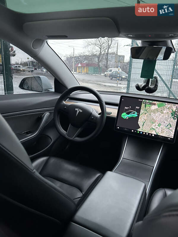 Седан Tesla Model 3 2020 в Кропивницькому