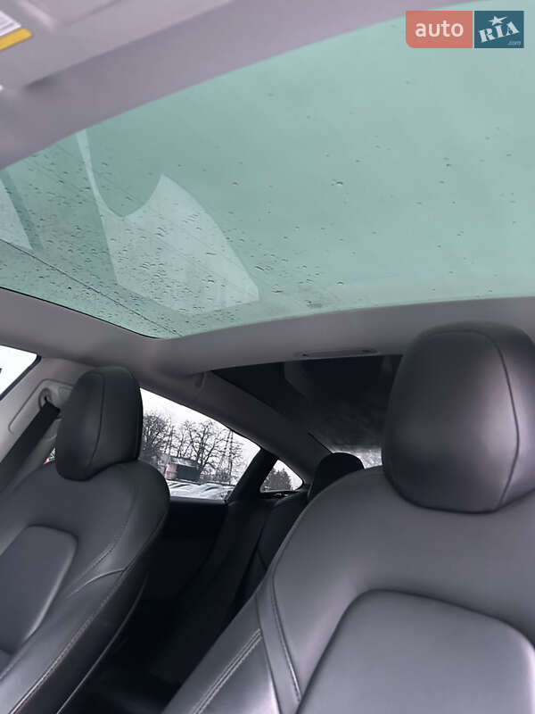 Седан Tesla Model 3 2020 в Кропивницькому