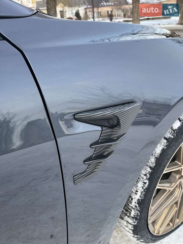 Седан Tesla Model 3 2021 в Львові