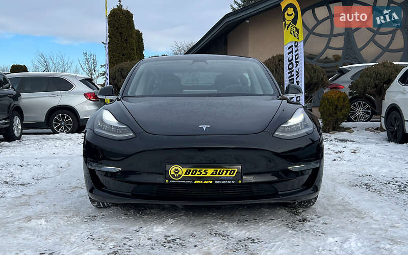 Седан Tesla Model 3 2020 в Львове