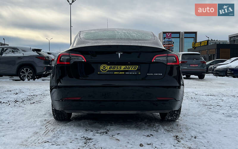 Седан Tesla Model 3 2020 в Львове