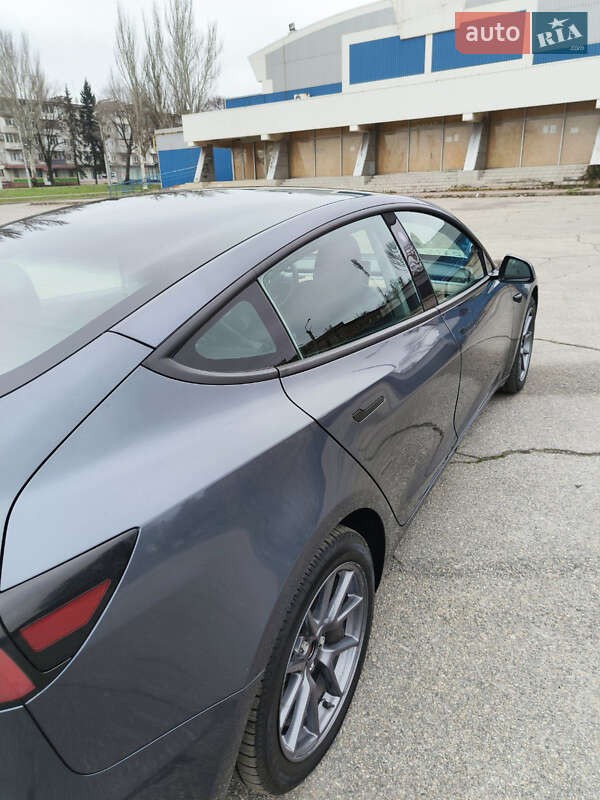 Седан Tesla Model 3 2023 в Запорожье