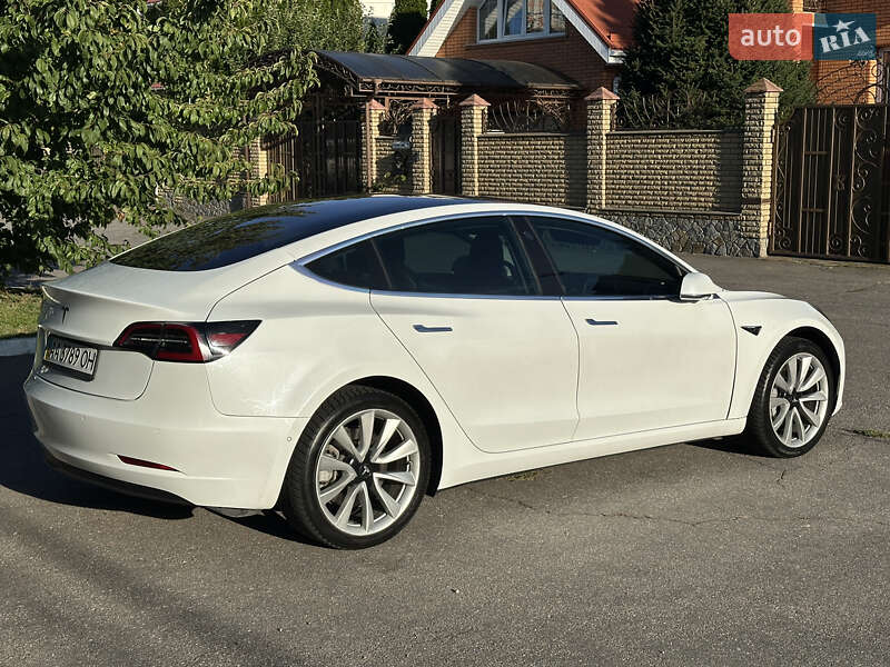 Седан Tesla Model 3 2018 в Киеве фото 6 Седан Tesla Model 3 2018 в Киеве