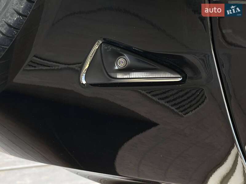 Седан Tesla Model 3 2021 в Николаеве