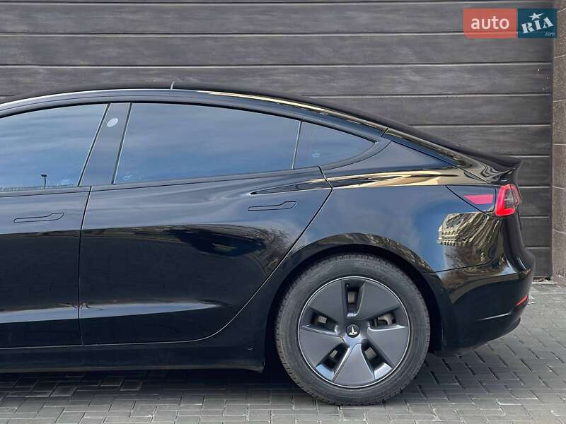Седан Tesla Model 3 2021 в Николаеве