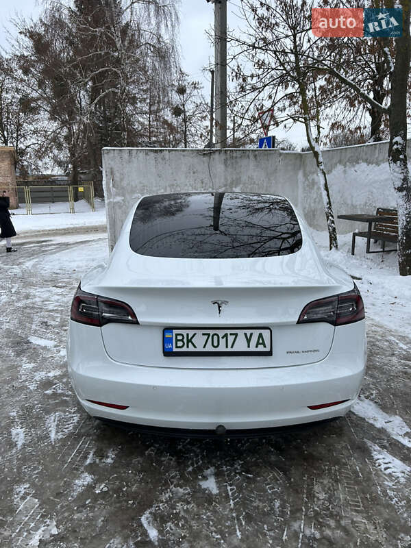 Седан Tesla Model 3 2019 в Здолбунове