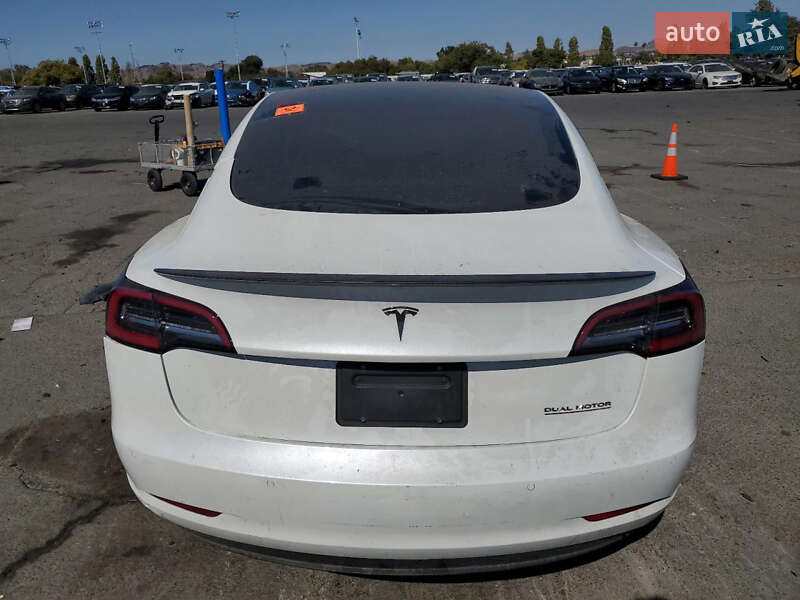 Седан Tesla Model 3 2022 в Києві