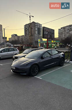 Седан Tesla Model 3 2023 в Вышгороде