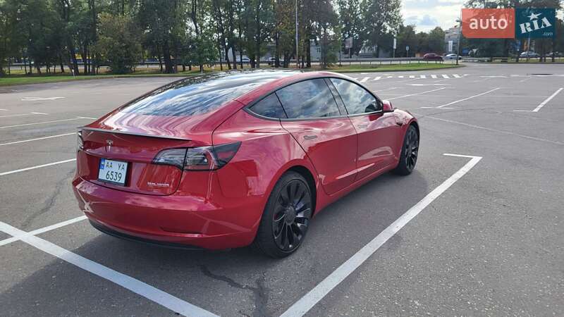 Седан Tesla Model 3 2022 в Киеве