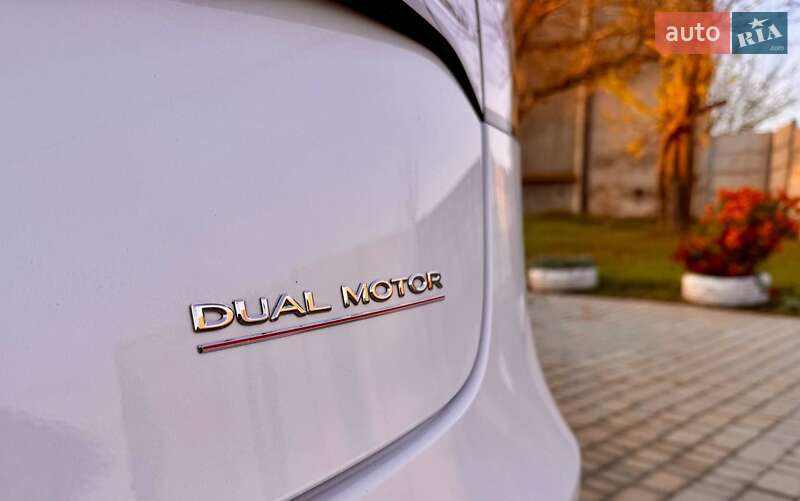 Седан Tesla Model 3 2023 в Одессе