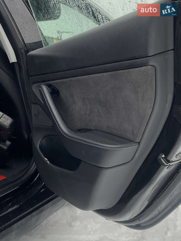 Седан Tesla Model 3 2018 в Ірпені