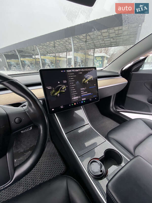 Седан Tesla Model 3 2018 в Ірпені