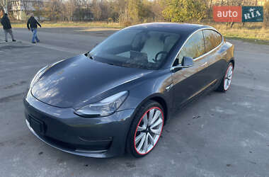 Седан Tesla Model 3 2018 в Кривом Роге