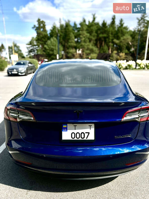Седан Tesla Model 3 2019 в Києві