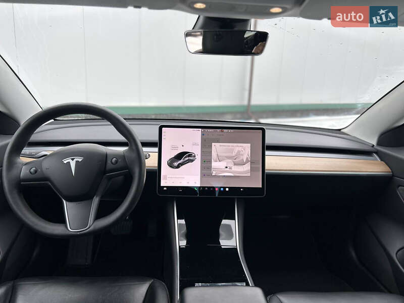 Седан Tesla Model 3 2020 в Виннице