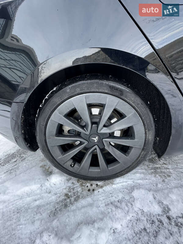 Седан Tesla Model 3 2022 в Днепре