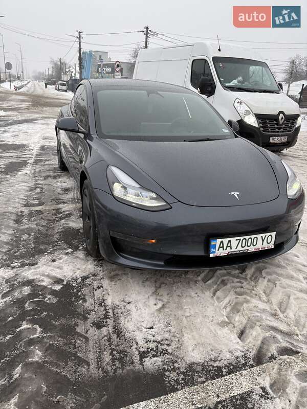 Седан Tesla Model 3 2022 в Киеве